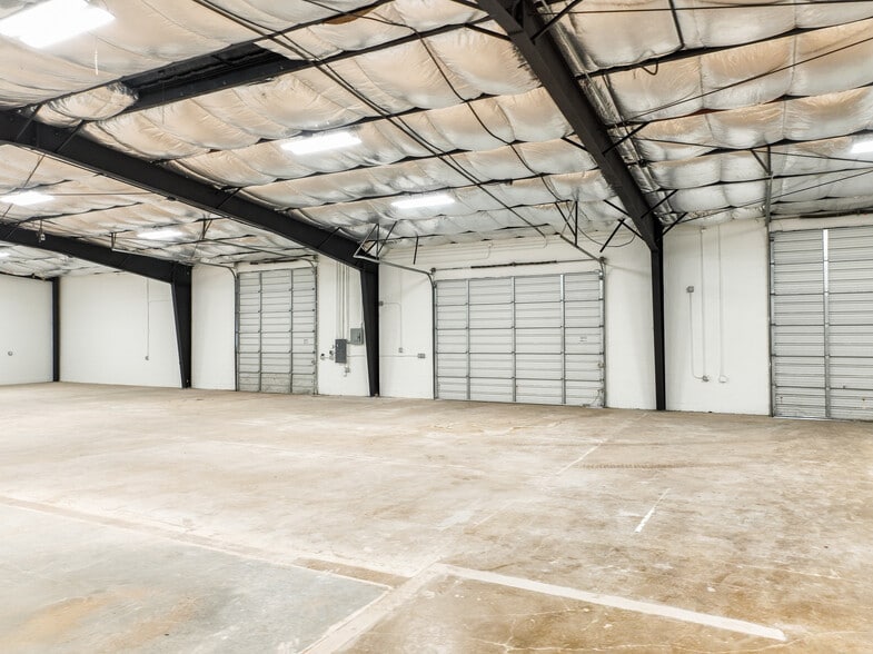 More Photos Of 14732 Bulverde Rd, San Antonio Warehouse For Lease