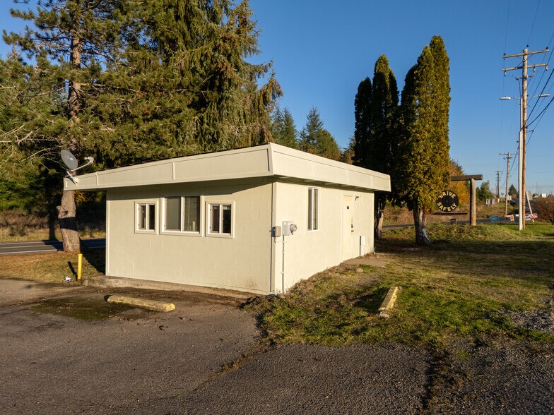 More Photos Of 292 State Highway 505, Winlock Flex For Lease