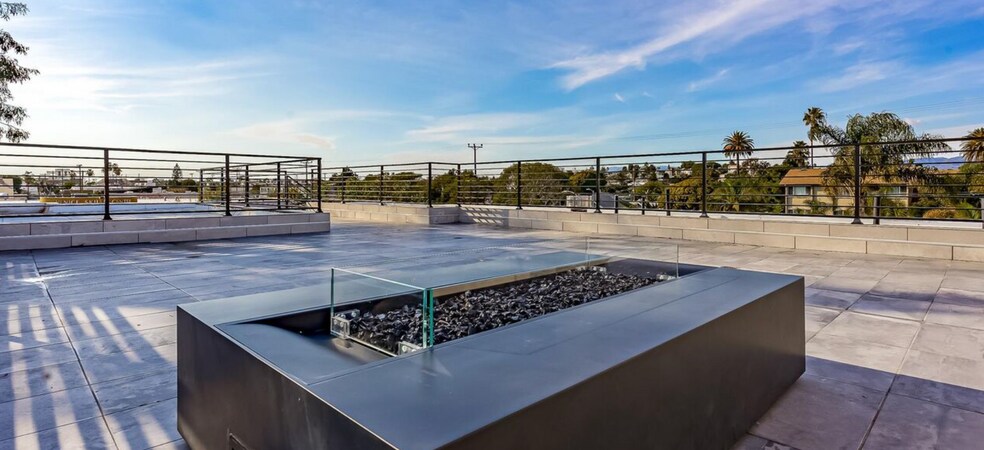 More Photos Of 612 & 614 5th Ave, Venice Apartments For Sale