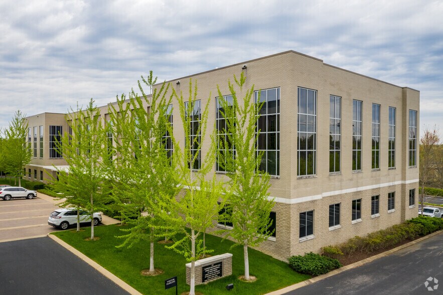 Primary Photo Of 100 Bluegrass Commons Blvd, Hendersonville Office For Lease