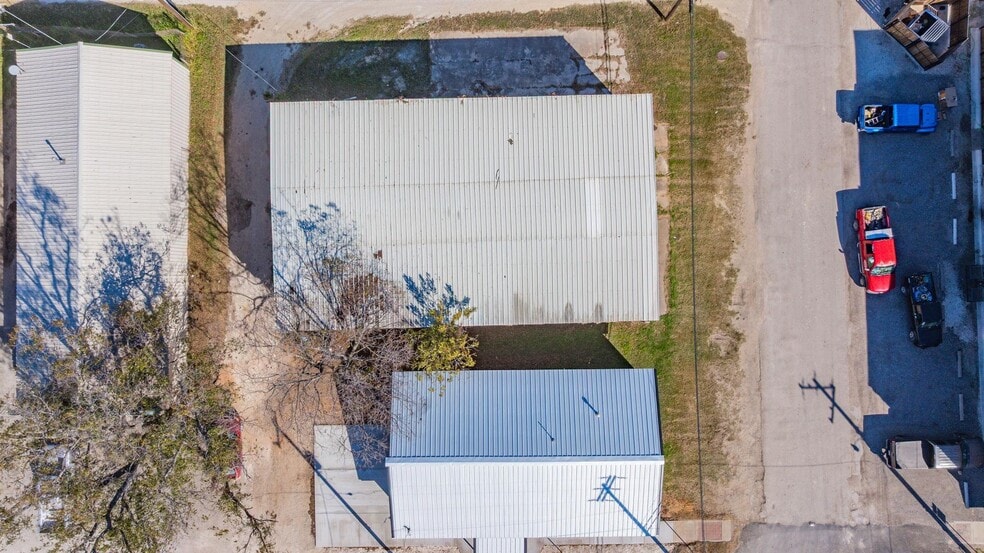 More Photos Of 4153 3rd St, Walnut Springs General Retail For Sale