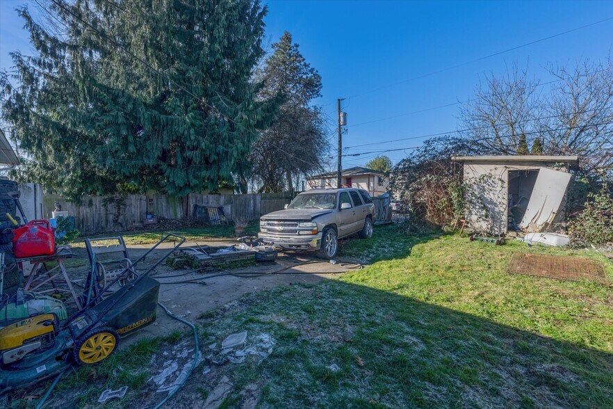 More Photos Of 227 24th Ave, Longview Apartments For Sale