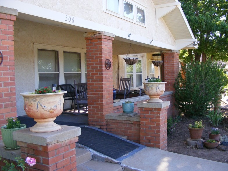 More Photos Of 306 W Aspen Ave, Crosbyton Hotel For Sale