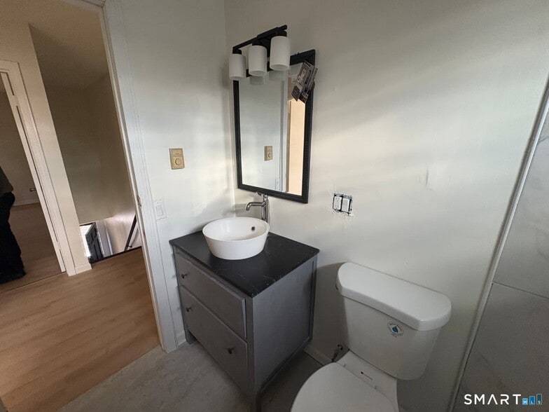 More Photos Of 1280 Townsend Ave, New Haven Apartments For Sale