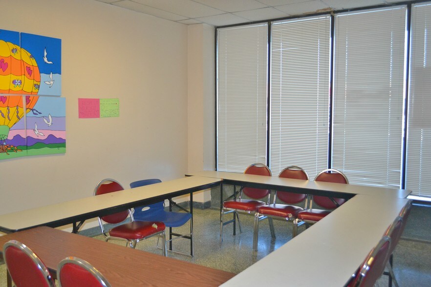 More Photos Of 6411 W Irving Park Rd, Chicago Office Residential For Lease