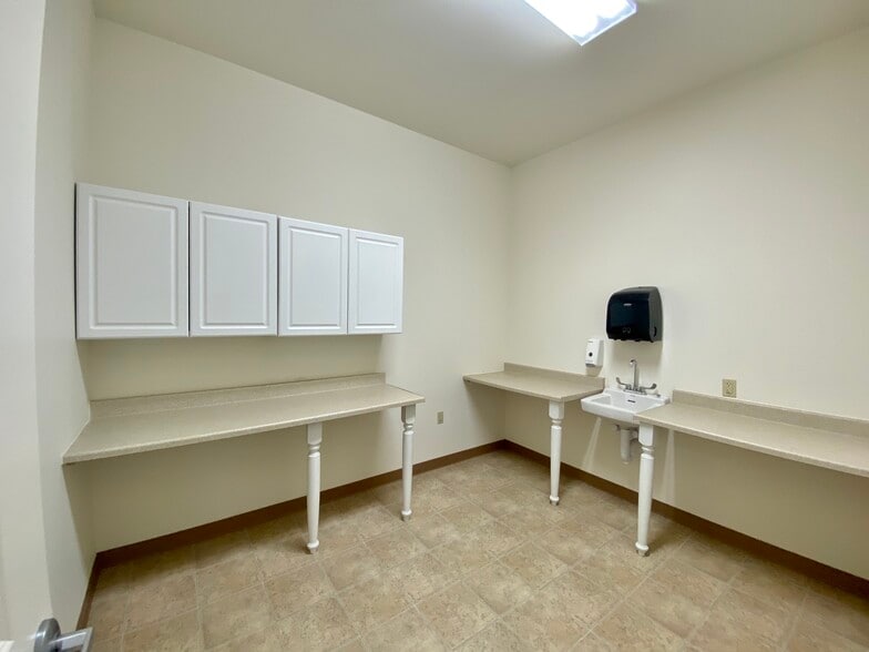 More Photos Of 292-296 W Ridge Pike, Royersford Office For Lease