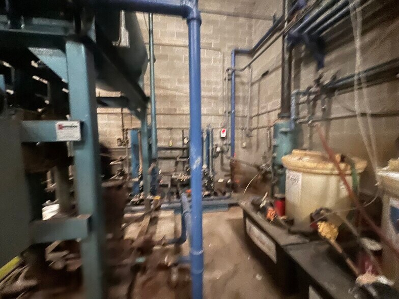 More Photos Of 3099 Piney Dam Rd, Clarion Warehouse For Sale