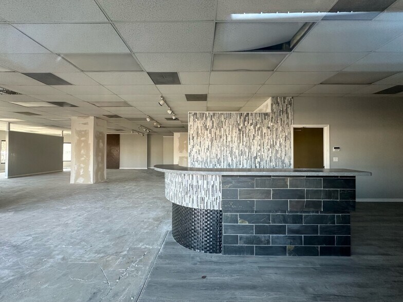 More Photos Of 8807 Thornton Rd, Stockton Storefront Retail Office For Lease