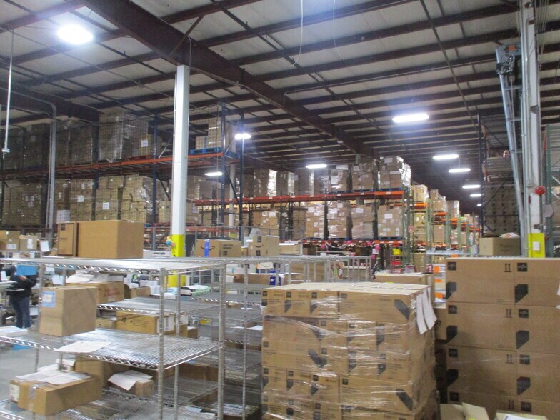 More Photos Of 2925 Walkent Ct, Grand Rapids Distribution For Lease
