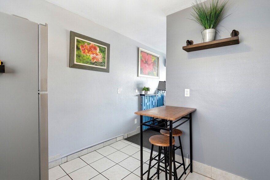 More Photos Of 11965 Gulf Blvd, Treasure Island Hotel For Sale