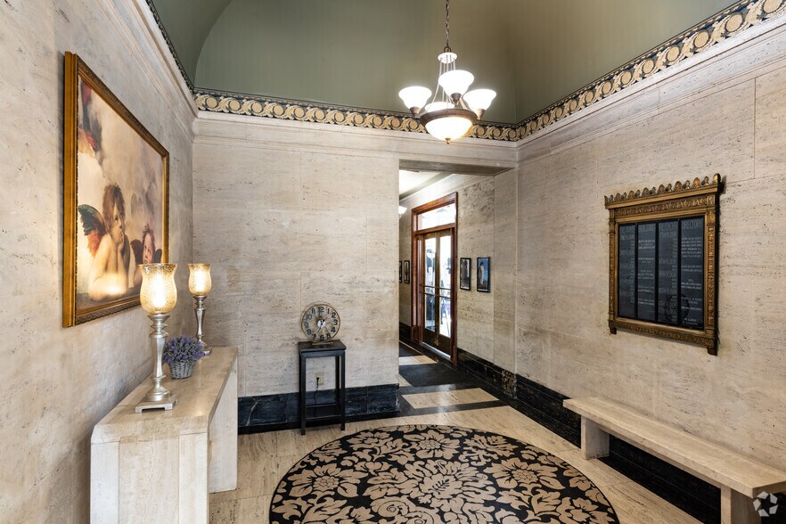 More Photos Of 180 W Michigan Ave, Jackson Office Residential For Lease