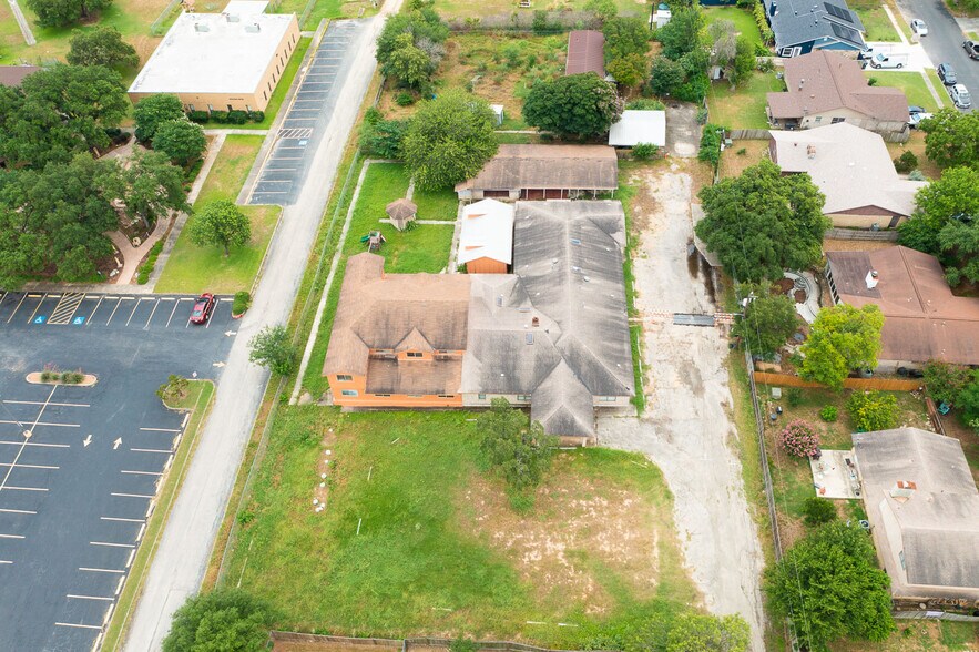 More Photos Of 6628 Crestway Dr, San Antonio Flex For Sale