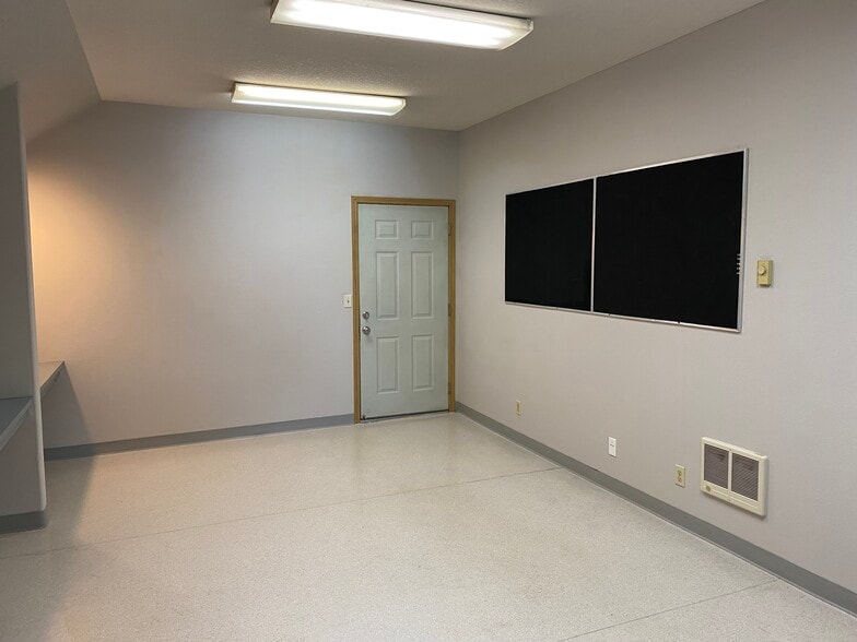 More Photos Of 15403 NE Caples Rd, Brush Prairie Warehouse For Lease