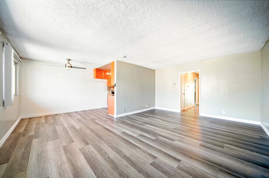 More Photos Of 1165 Thompson Ave, Glendale Apartments For Sale