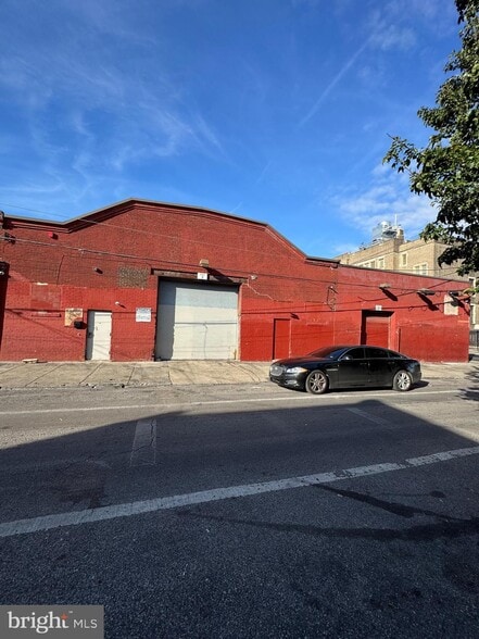 Primary Photo Of 1900 E Clementine St, Philadelphia Flex For Sale
