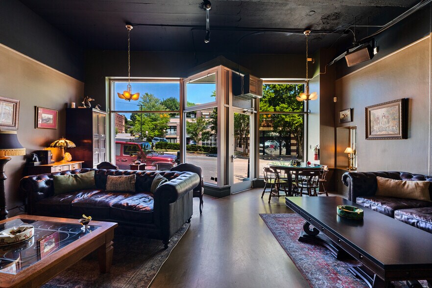 More Photos Of 81 Coxe Ave, Asheville Storefront Retail Office For Lease