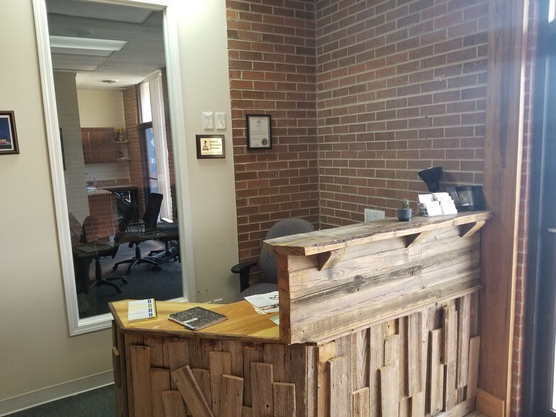 More Photos Of 3100-3102 S 24th St, Kansas City Storefront Retail Office For Lease