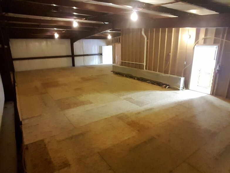 More Photos Of 1221 E 25th St, Lawrence Warehouse For Lease