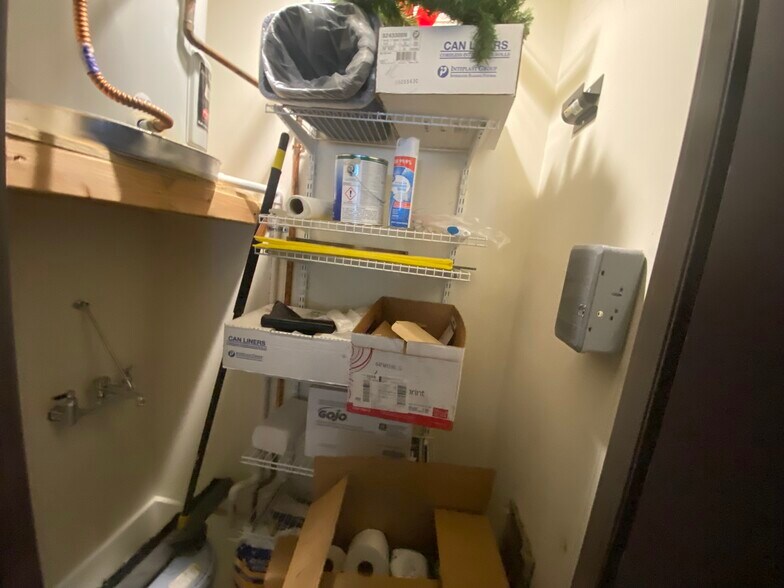 More Photos Of 1050 W Campbell Rd, Richardson Medical For Sale