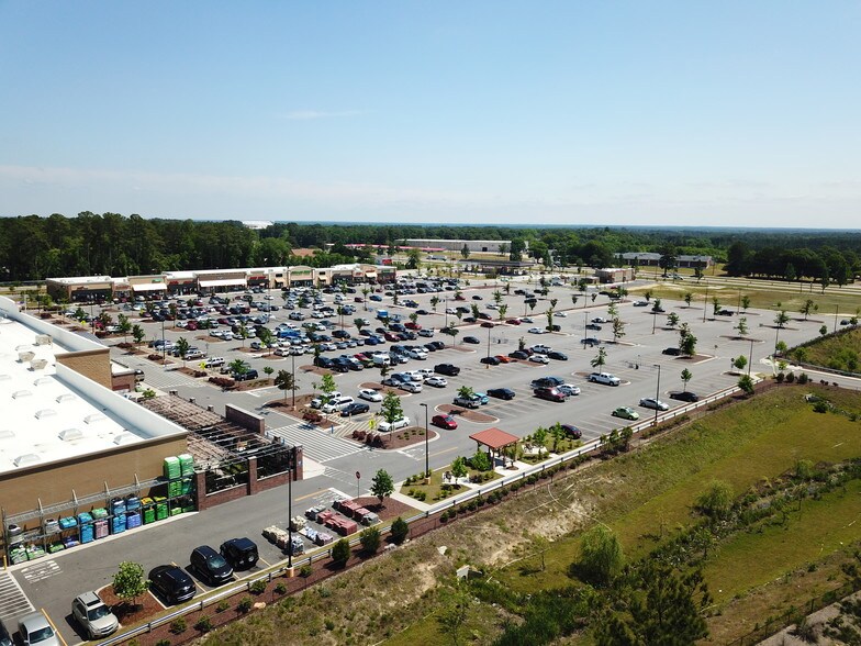 More Photos Of 2800 Gillespie St, Fayetteville General Retail For Sale
