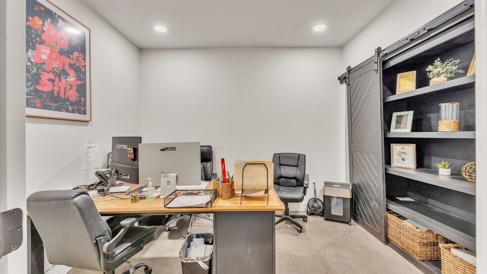 More Photos Of 705 Jerry Smith Rd, Dover Light Manufacturing For Sale