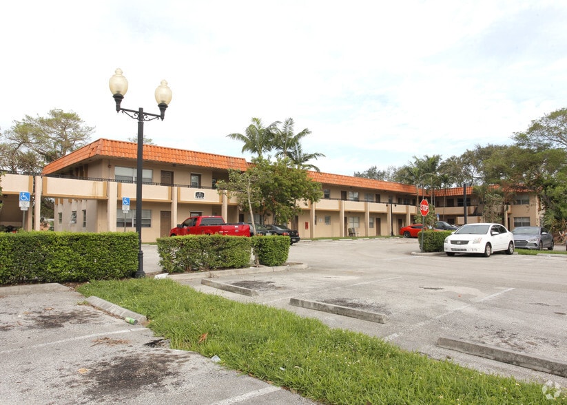 More Photos Of 400 NW 65th Ave, Margate Apartments For Sale