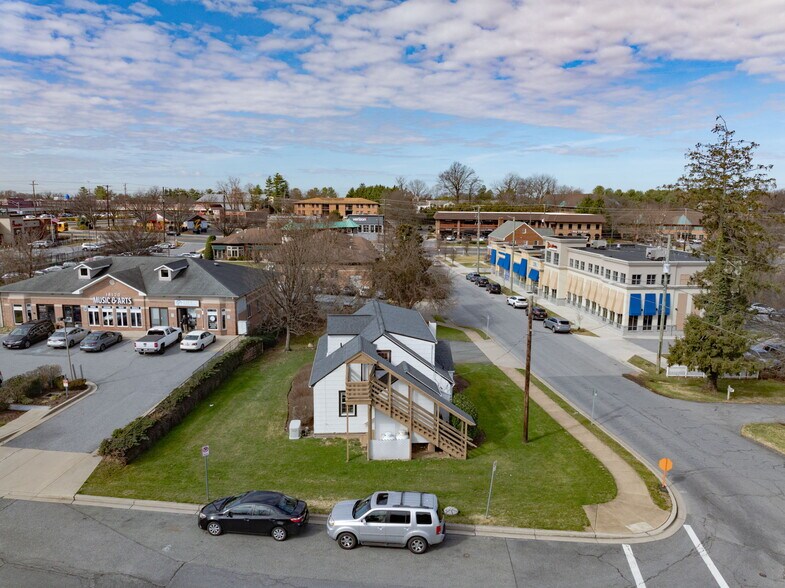 More Photos Of 18200 Hillcrest Ave, Olney Office For Sale