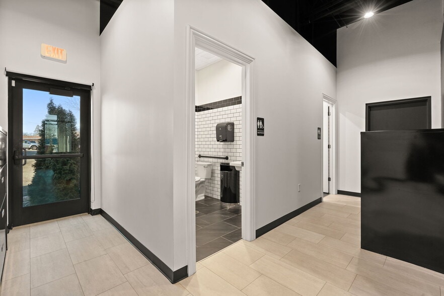 More Photos Of 1120 Lincoln Hwy, Schererville Freestanding For Lease
