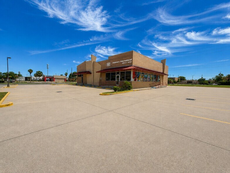 More Photos Of 8250 W Judge Perez Dr, Chalmette Medical For Sale