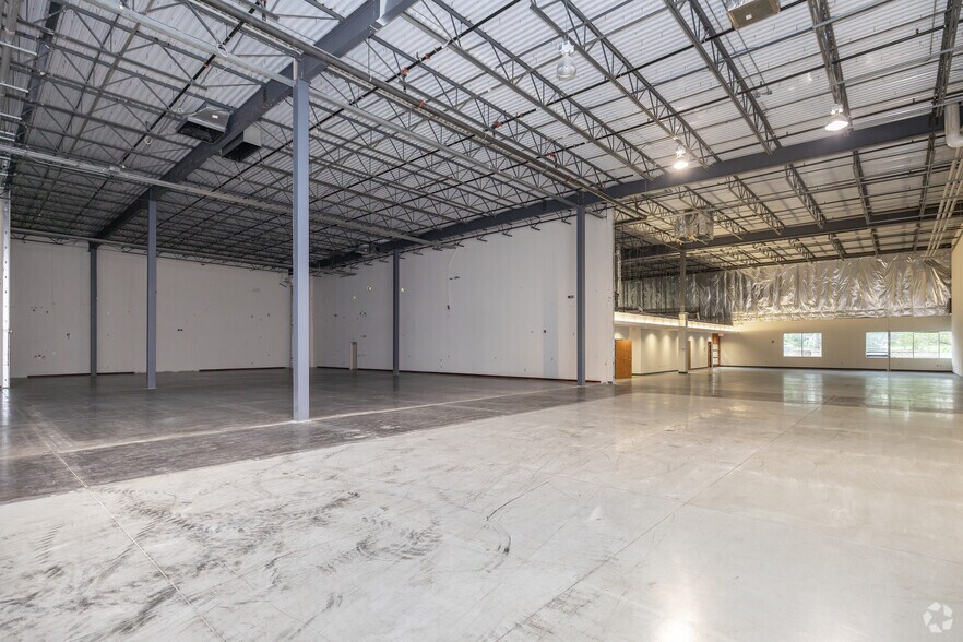 More Photos Of 3030 Lexington Ave S, Eagan Light Manufacturing For Lease