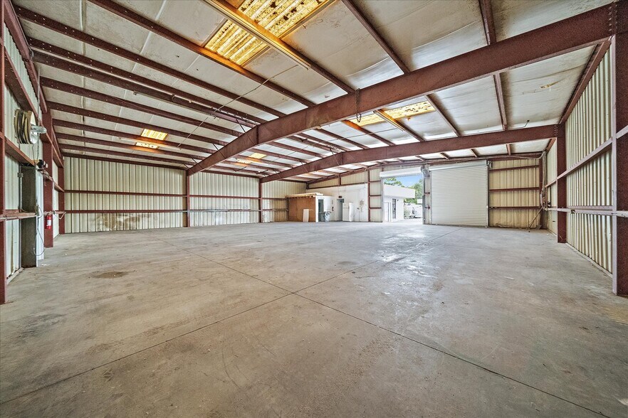 More Photos Of 2311 Whitfield Industrial Way, Sarasota Warehouse For Sale