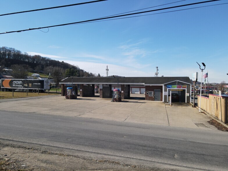 More Photos Of 118 School Dr, Waynesburg Flex For Sale