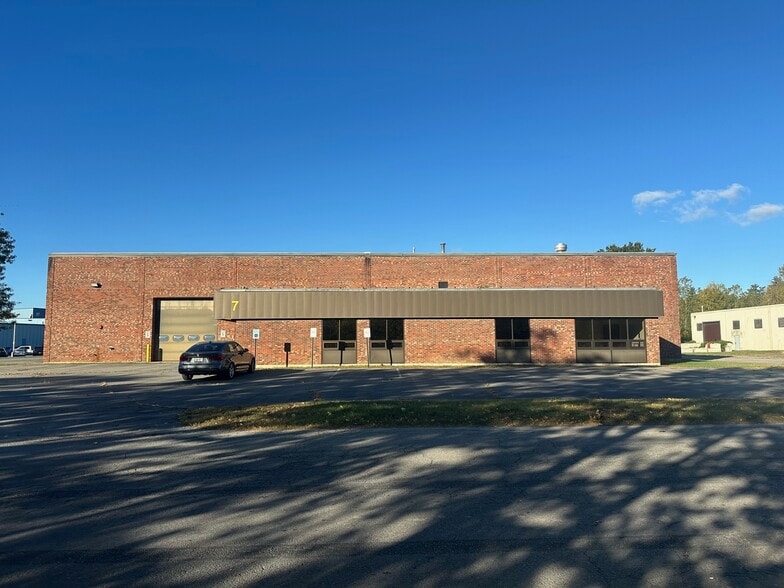 More Photos Of 5 Pruyn's Island Dr, Glens Falls Unknown For Lease