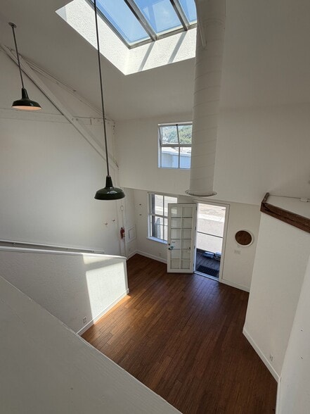 More Photos Of 12-14 E Sir Francis Drake Blvd, Larkspur Unknown For Lease