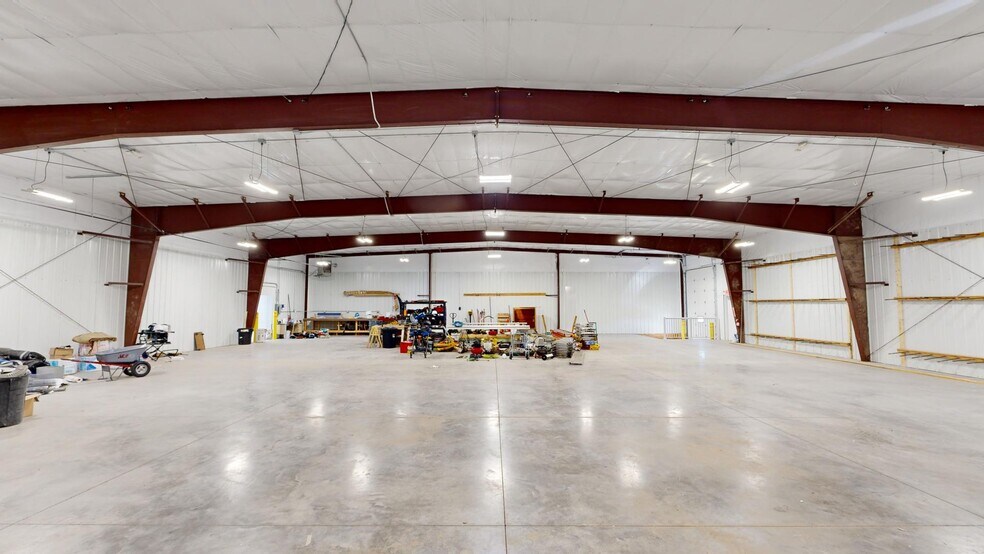 More Photos Of 1985 American Dr, Neenah Flex For Sale