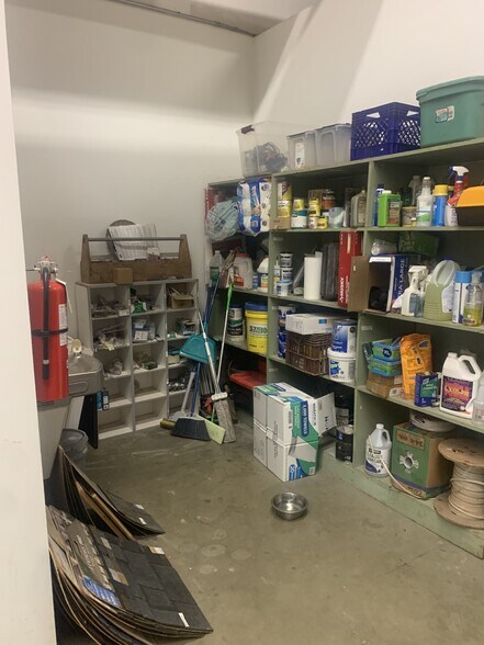 More Photos Of 8966 Mike Garcia Dr, Manassas Warehouse For Sale