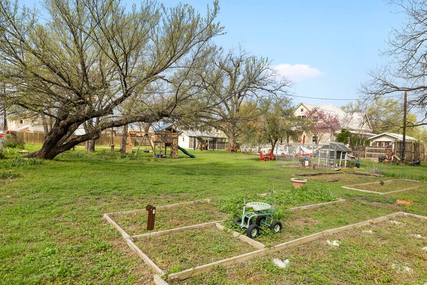 More Photos Of 3303 Ranch Road 1869, Liberty Hill Specialty For Sale