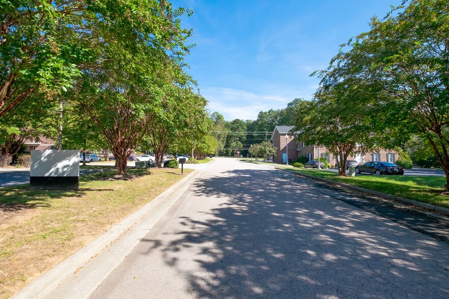 More Photos Of 107 Dorsett Dr, Salisbury Medical For Sale