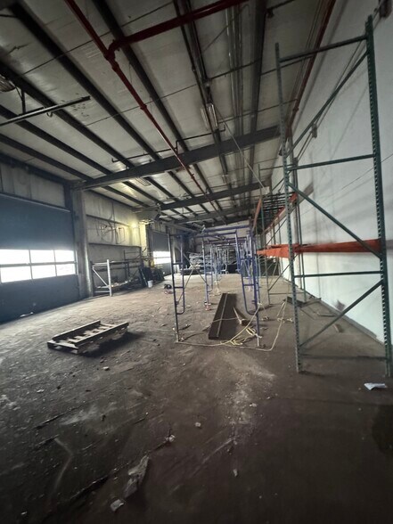 Primary Photo Of 2703 Richmond Ter, Staten Island Warehouse For Lease
