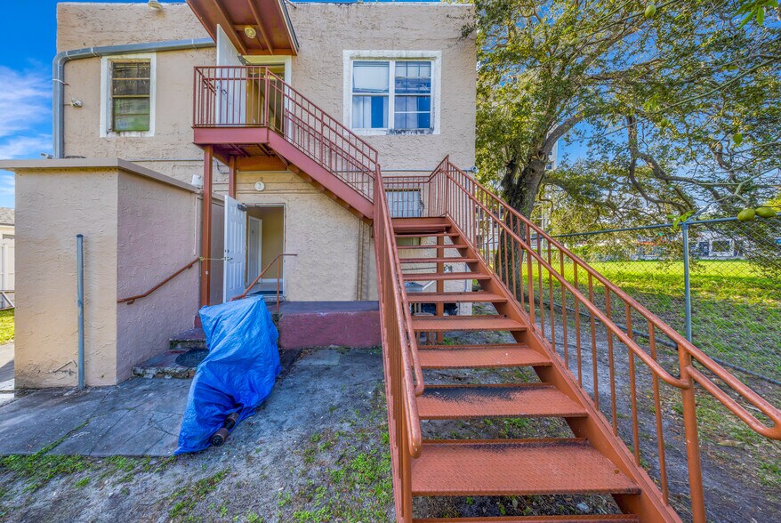 More Photos Of 193 NW 58th St, Miami Apartments For Sale
