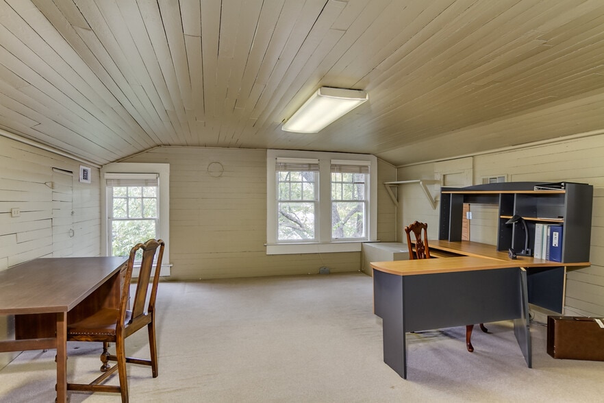 More Photos Of 2606 8th St, Tuscaloosa Office Residential For Sale