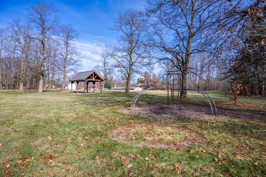 More Photos Of 201 Hoehn dr, Lyndon Station Specialty For Sale