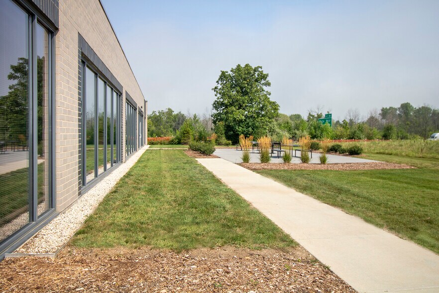 More Photos Of 12200 N Corporate Pky, Mequon Office For Lease