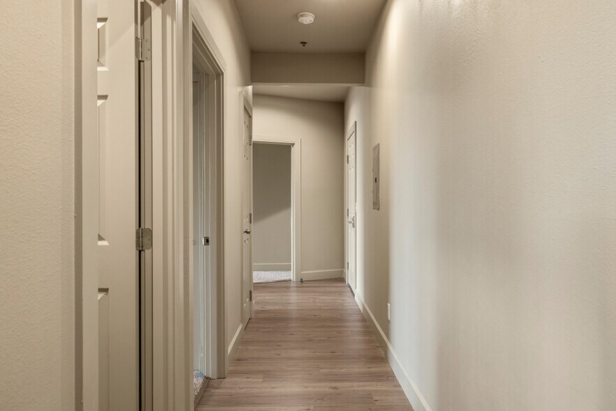 More Photos Of 125 S 6th St, Klamath Falls Flex For Sale