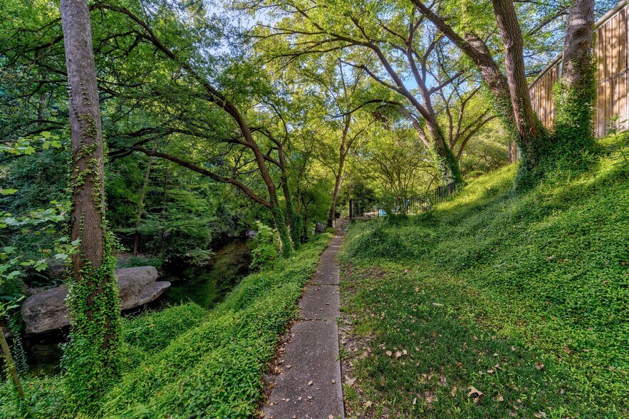 More Photos Of 1801 Westlake Dr, West Lake Hills Land For Sale