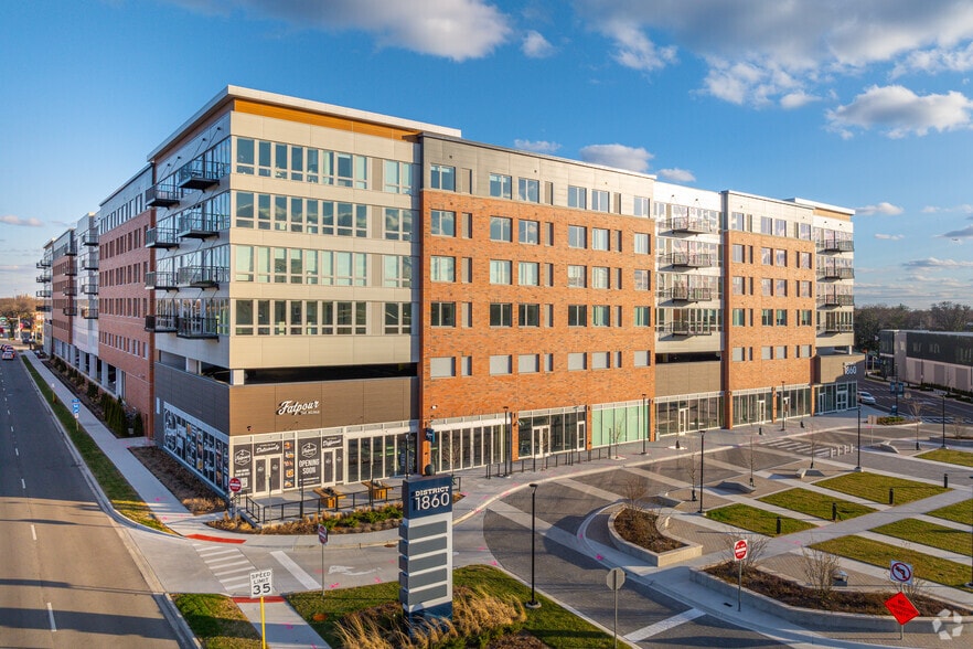 More Photos Of 7215 N District Ave, Lincolnwood Apartments For Lease