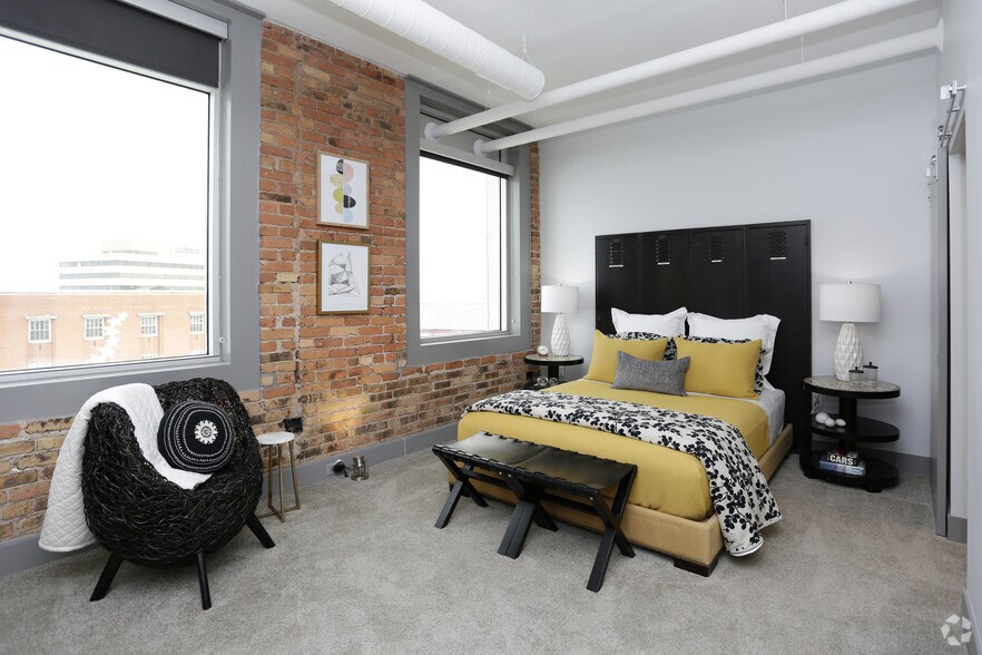More Photos Of 285 Western Ave, Muskegon Apartments For Lease