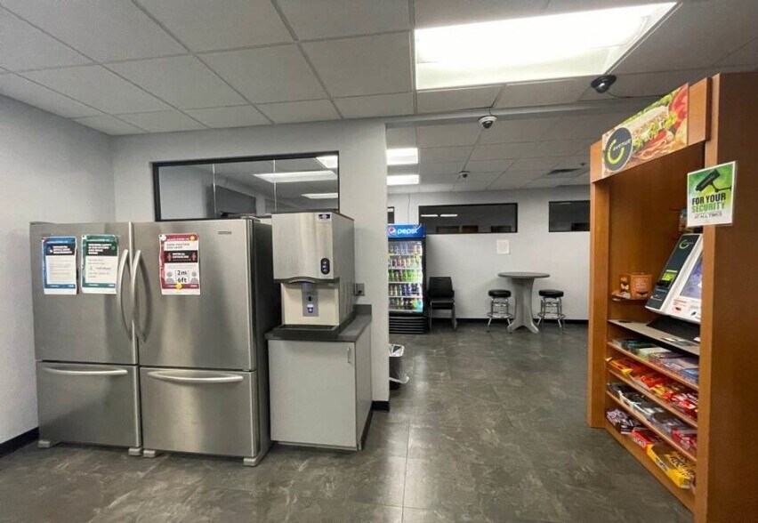 More Photos Of 125 Broadway Ave, Oak Ridge Office For Sale