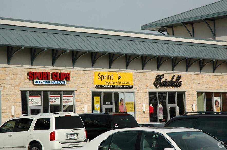 More Photos Of 1664 S University Dr, Fort Worth General Retail For Lease