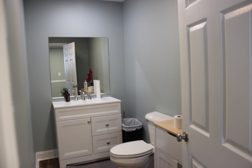 More Photos Of 1901 Old Jacksboro Hwy, LaFollette Office For Sale